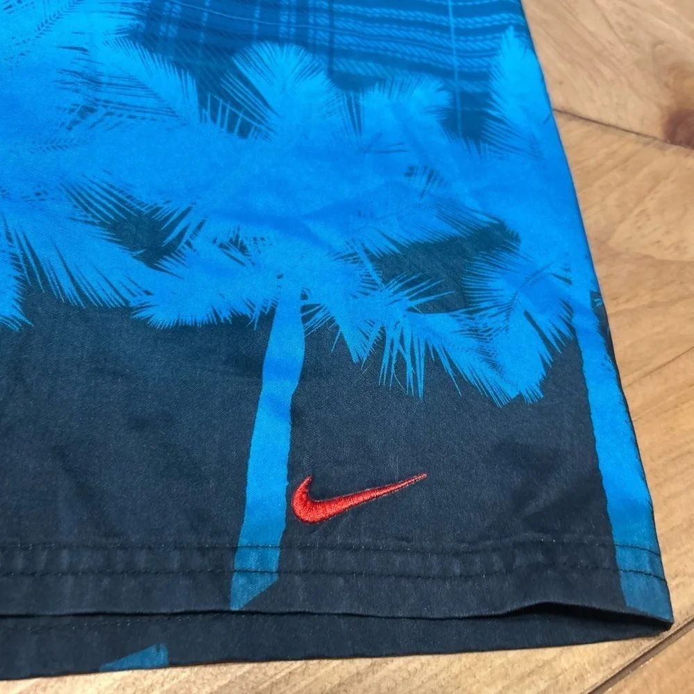 Nike Men's Gradient Blue and Red Board Shorts